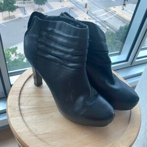 Me Too leather boots sz 9